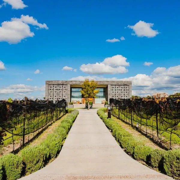 Casa Raíces Hotel Luxury & Viñedo, hotelli kohteessa Los Galvanes