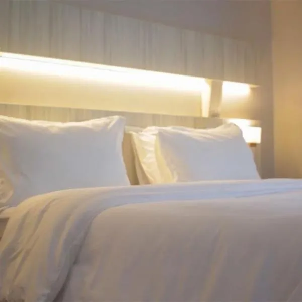 Alulu Luxury Residence - One Bedroom Apartment, hotel in Cikundul