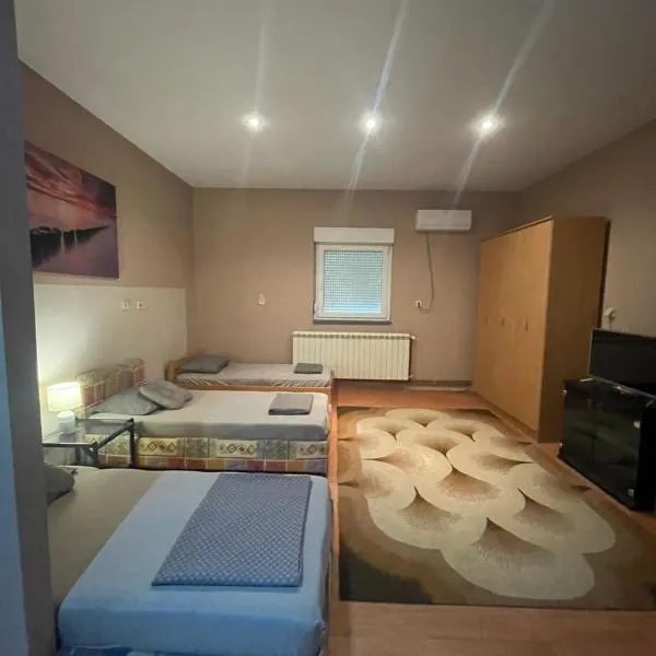 Prenociste Pecinci Biker Friendly, hotel v destinaci Pećinci