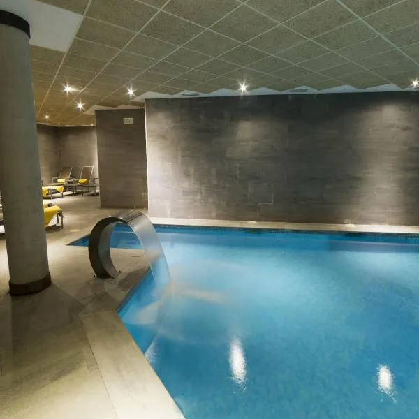 Hotel Isla de La Garena, khách sạn ở Alcalá de Henares