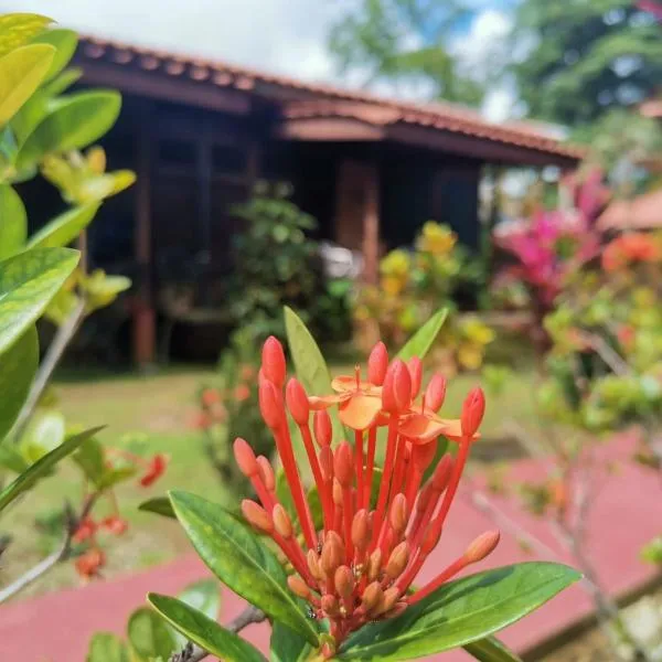 Hotel Canto de Ballenas, hotel u gradu 'Uvita'