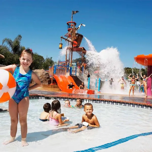 Howard Johnson by Wyndham Anaheim Hotel & Water Playground, hotel en Anaheim