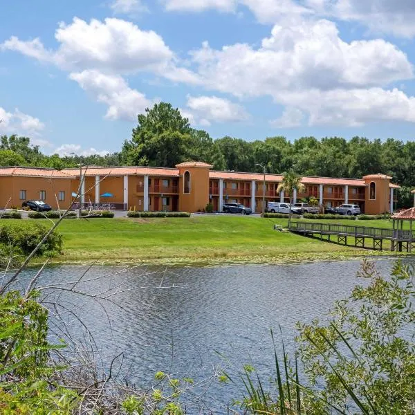 Quality Inn & Suites Mt Dora North, hotel v destinaci Mount Dora
