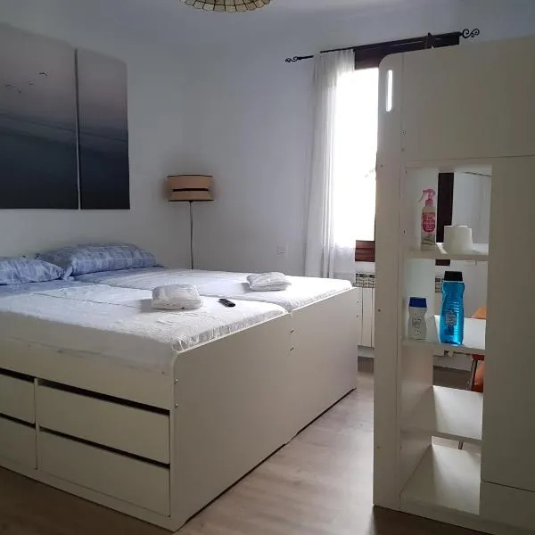 TUUL ETXEA, Habitación en caserío a 8km de Bilbao, Baño compartido, hotel en Galdácano