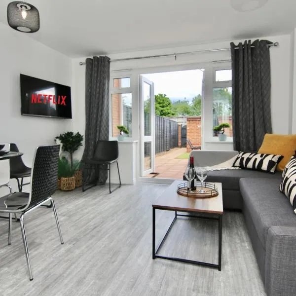 Dashing 2Bed Haven - Near Coventry Centre, Free Parking, hotel v destinaci Coventry