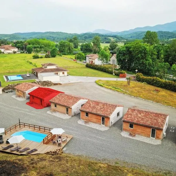 chalet des Illes MADAGASGAR II, hotel in Prat-et-Bonrepaux