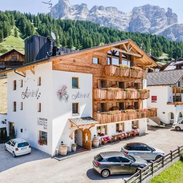 Hotel Steinrösl、Livinallongo del Col di Lanaのホテル