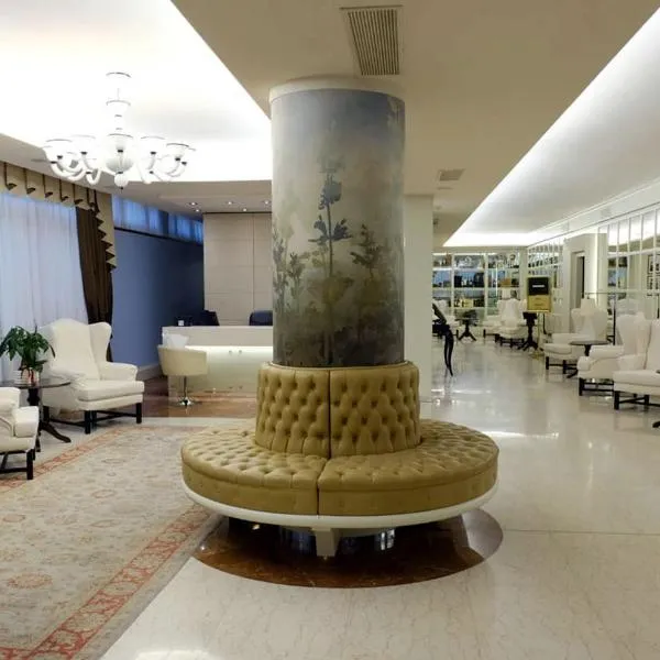 Hotel Roxy Plaza, hotel v destinácii Soave