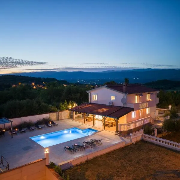 Vacation villa Matic with 7 bedrooms, hotel in Potravlje