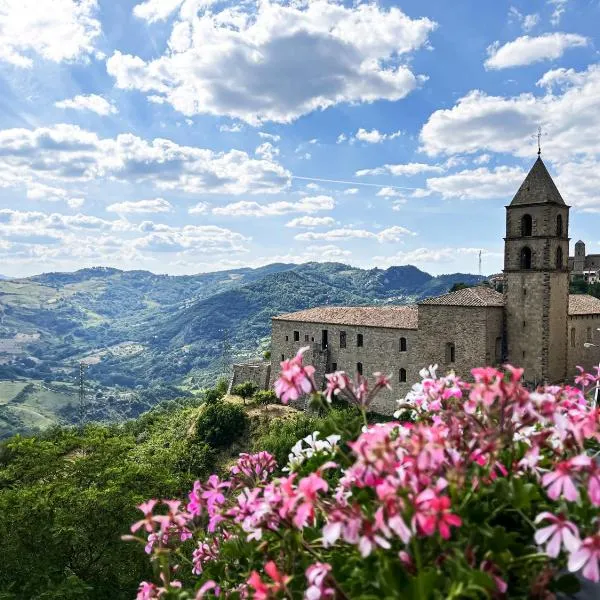 Residenza Sant'Angelo - Bike&Trekking House – hotel w mieście Pietrapertosa