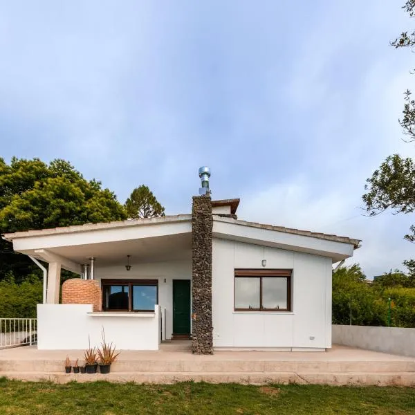 Maison Mialon: country house amidst of nature, hotel v destinaci La Esperanza