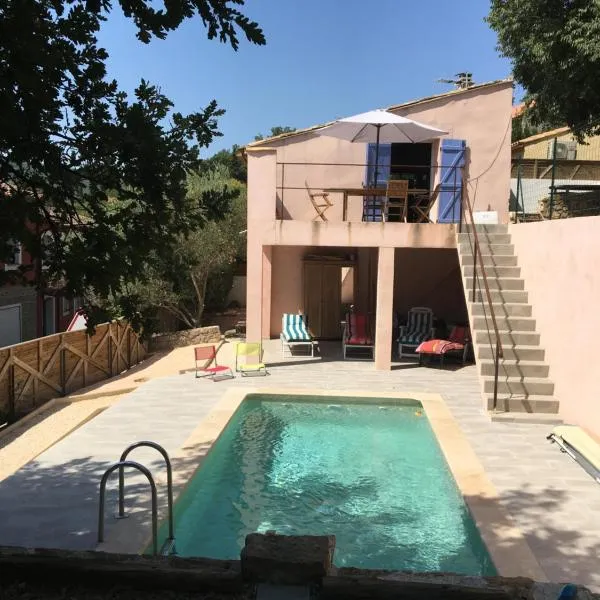 à l'ombre du gros chêne, hotel v destinácii Sainte-Anastasie-sur-Issole