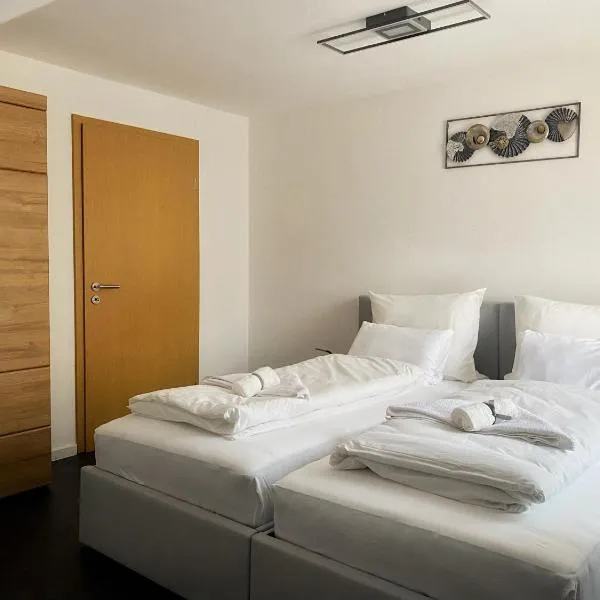 Cozy Apartment Bernburg 3, hotel in Roschwitz