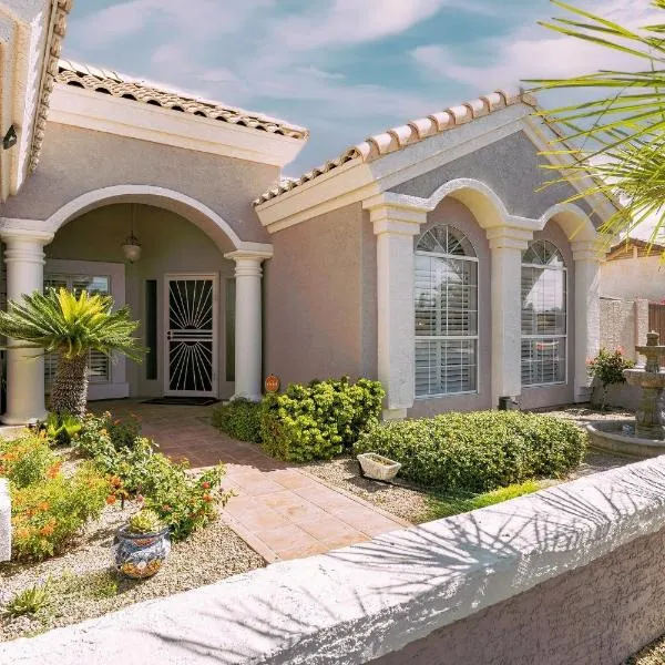 Private Tuscany Oasis with Pool - Perfect for families, couples or business travelers home, hotel v destinaci Phoenix