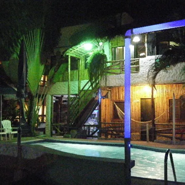 CABAÑAS ECOLOGICAS STEPHANIE JIRETH, hotel a Tonsupa