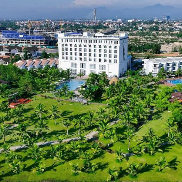 Celina Peninsula Resort Quảng Bình، فندق في Dương Cảnh