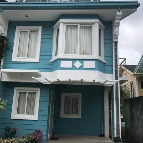 3 Bedrooms 3 Baths Victorian style Townhouse Fully Furnished, hotell i Batangas City