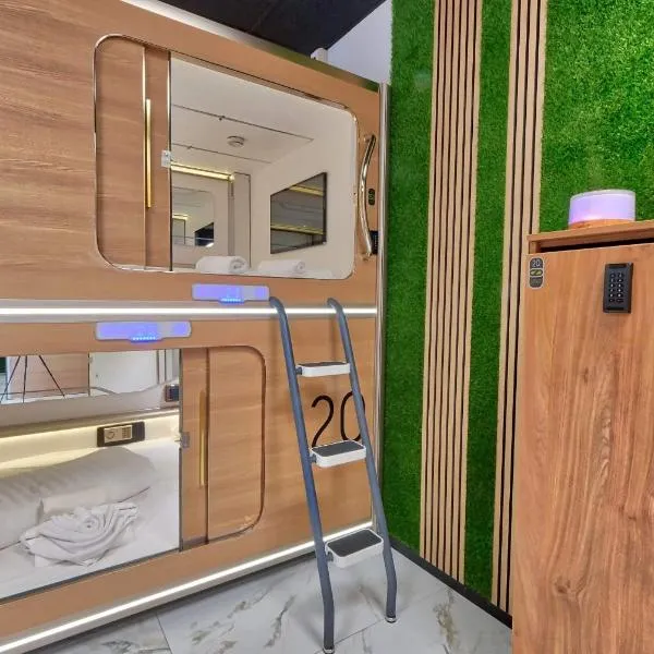 Ljubljana Capsule Hostel, hotel in Ljubljana