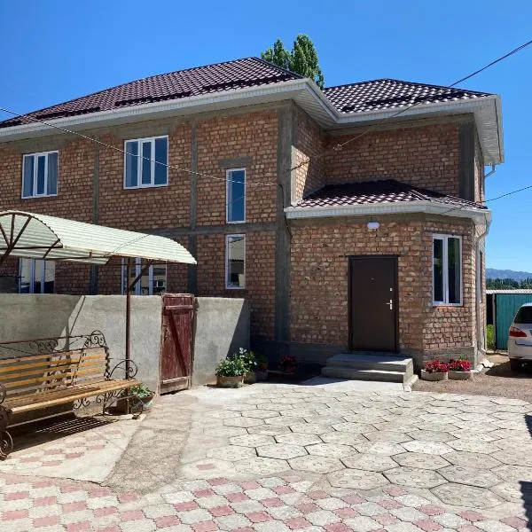 Guest House Baytur, hotel v destinaci Kochkorka