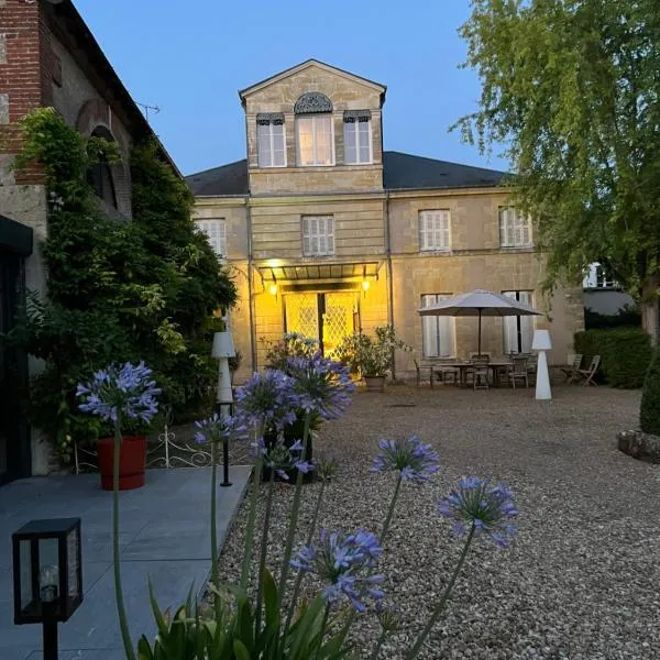 Chambres d'hôtes Les Perce Neige, hotel di Vernou-sur-Brenne