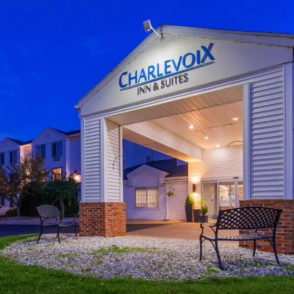 Charlevoix Inn & Suites SureStay Collection by Best Western، فندق في تشارليفويكس