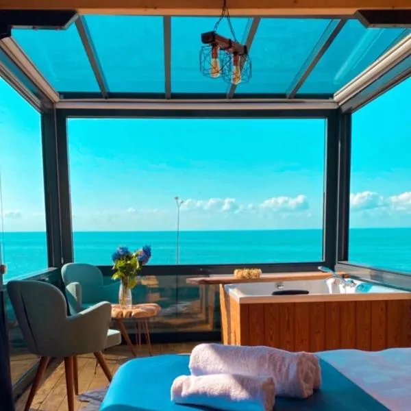 Delmare suit villa, hotel Ardeşenben