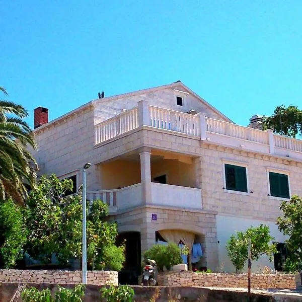 Apartments with parking space Sumartin, Brac - 11926, hotel v destinaci Sumartin