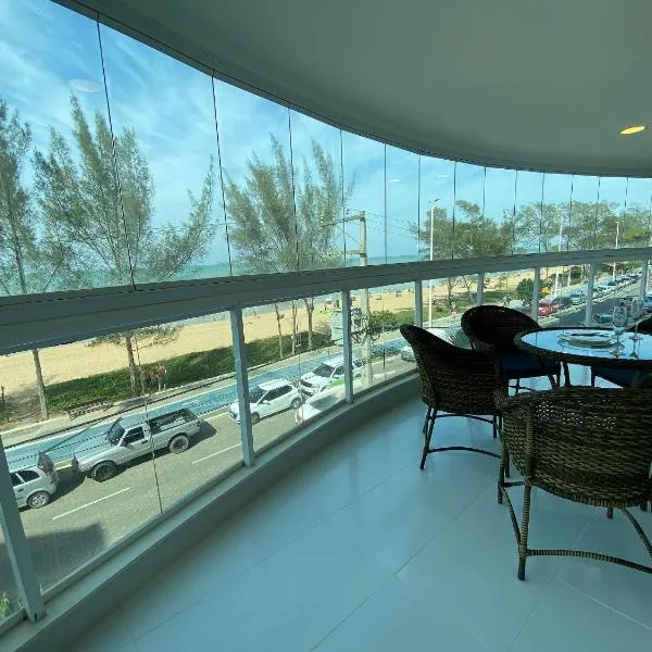 Ap linda vista de frente para a praia | MAVN202, hotel in Macaé