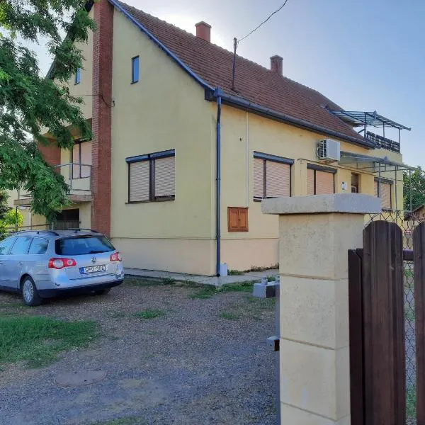 Farkas Szállás, hotel v destinácii Báránd