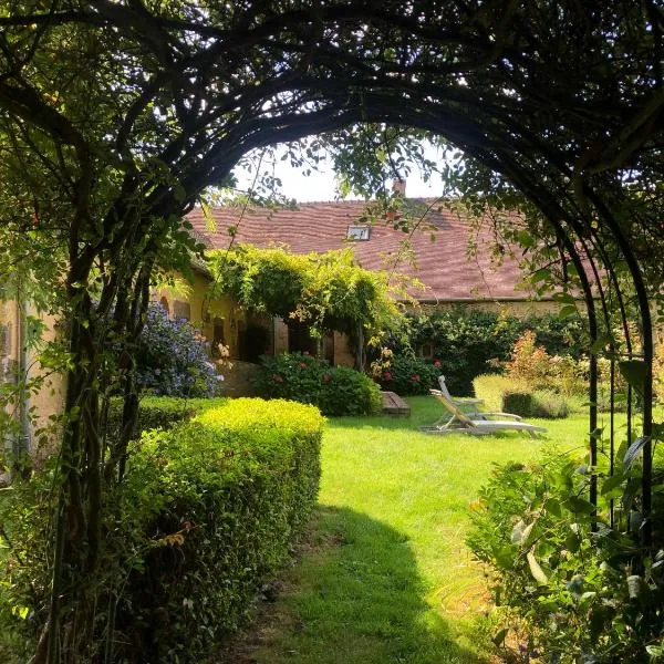 LE DOMAINE DU PETIT TERTRE - SPA EN EXTERIEUR, hotell i Mézières-sous-Lavardin