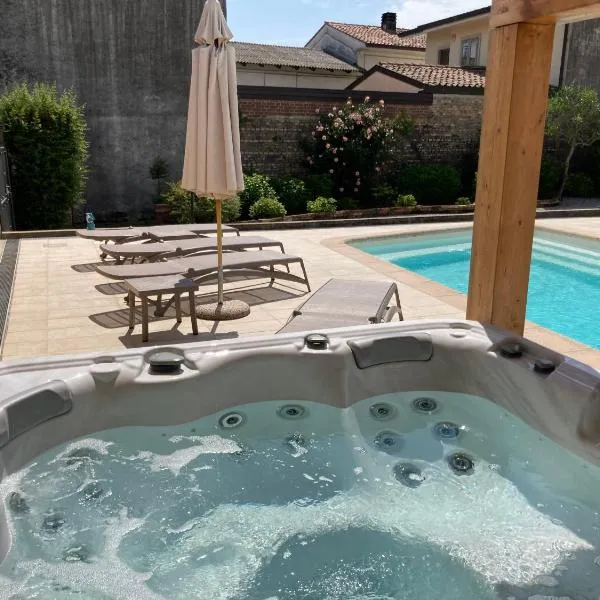Palazzo Strassoldo bed & breakfast, hotel v destinaci Teòr