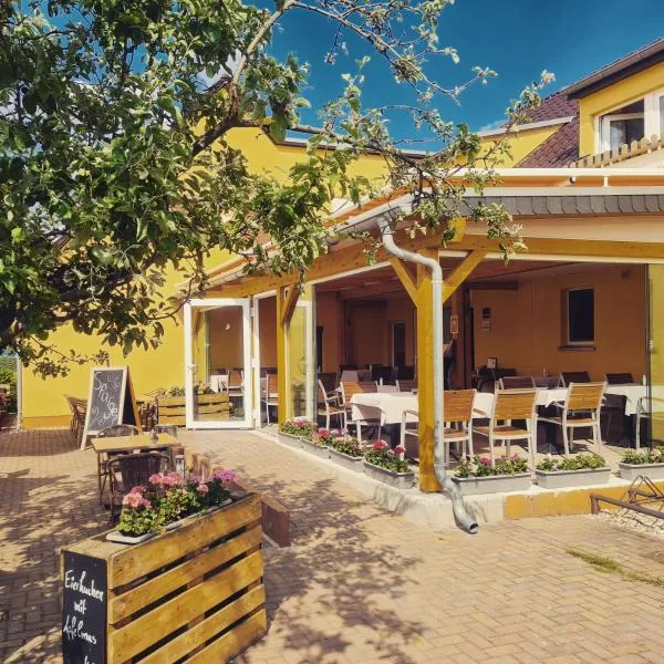 Gasthaus Zur Hecke, khách sạn ở Schönefeld