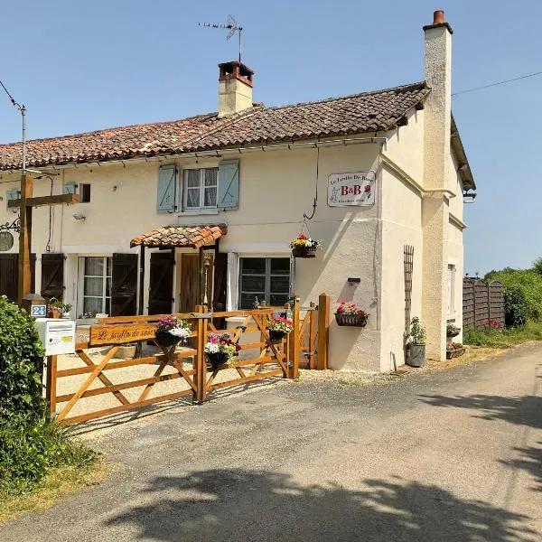 Le Jardin de Rose 24 FEUILLEBERT Romagne 86700, hotel in Romagne