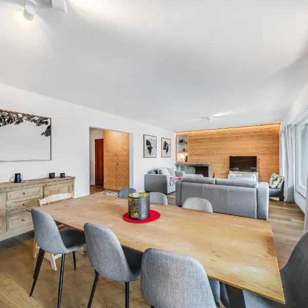 In the heart of Crans, fireplace and parking, hotel in Crans-Montana