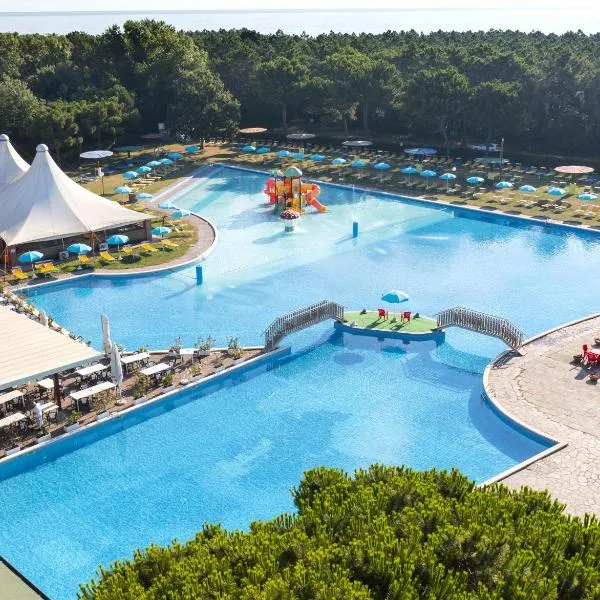 Residence Mare Pineta, hotel v destinaci Casal Borsetti
