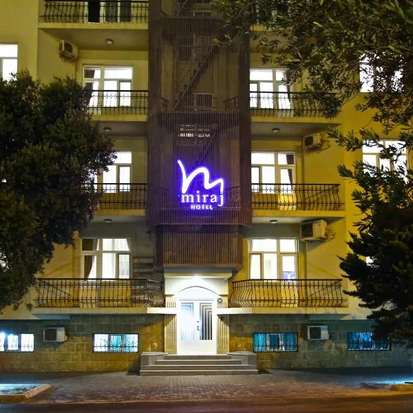 Miraj hotel، فندق في Hökmǝli