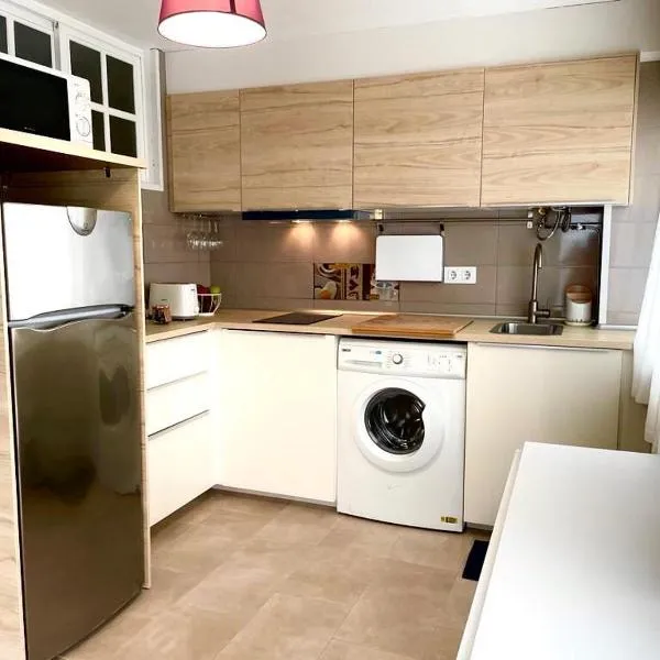 APARTAMENTO PLAYA DE ESTORDE, Hotel in Cee