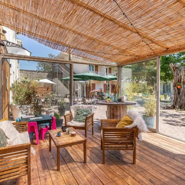 Hotel Les Vieux Acacias, hotel em Queyrac