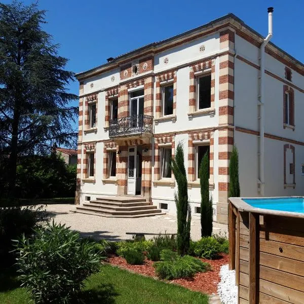 2 chambres indépendantes dans Maison de maitre, hótel í Carmaux