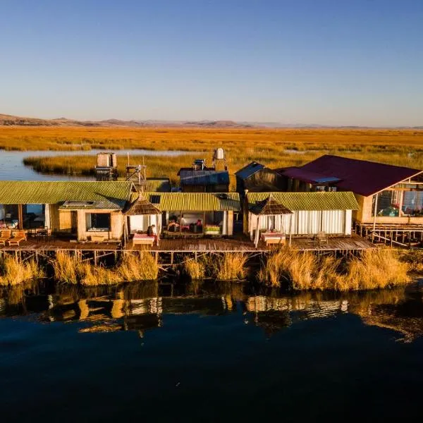 Llachon에 위치한 호텔 UROS TITICACA LODGE Puno Peru