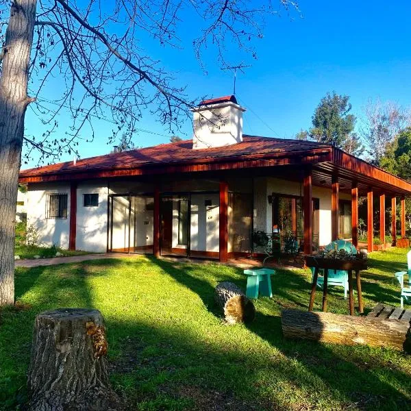 Casa tranquila y central con piscina en Olmué, hotell sihtkohas Olmué