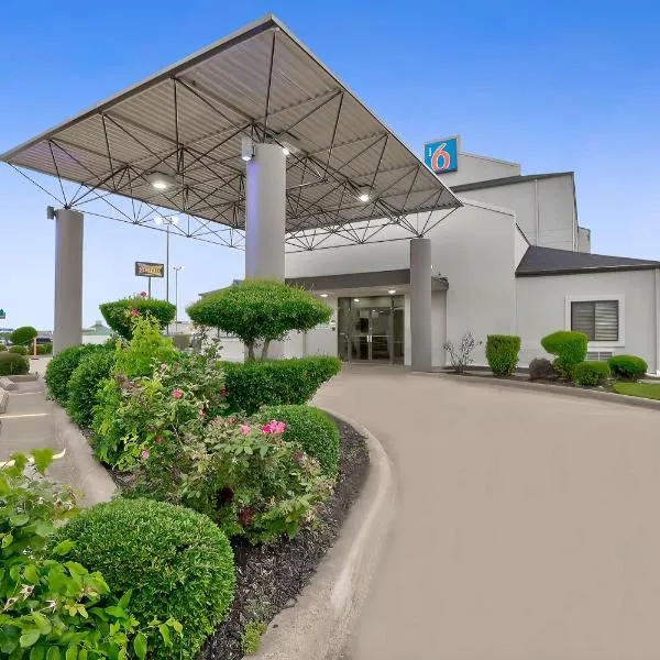 Motel 6-Denison, TX, hotel v destinaci Denison