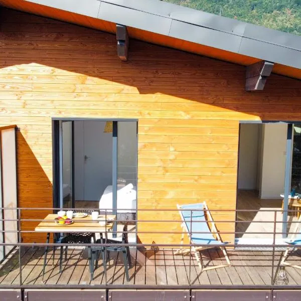La Tournette superb quiet apartment 300 meters from the lake, hotell i Sévrier