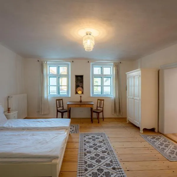 Casa Josef Bacon - La Strada -, khách sạn ở Sighişoara