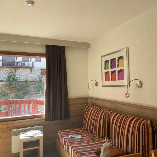 Appartement charmant à La Tania, Courchevel, hotel in Courchevel