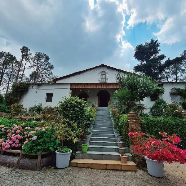 Deodar Homestay, hotel v destinaci Almora