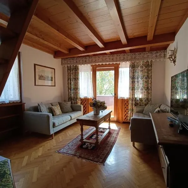 Luxury Panoramic 3BR Apt 2min to Centre 5min to Lifts, hotel v destinaci Cortina dʼAmpezzo