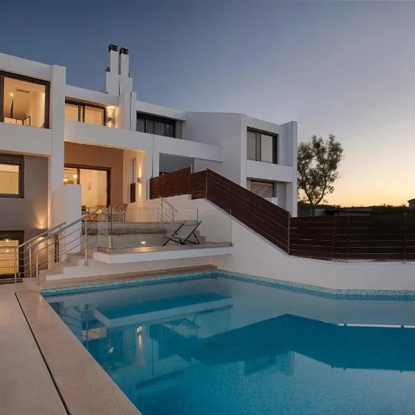 Serenity Villa 2 with Pool, hotel em Corinto