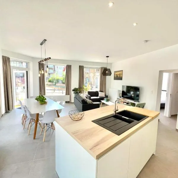 Family apartment on the ground floor with terrace - Panne A Côte, hotel v destinaci De Panne