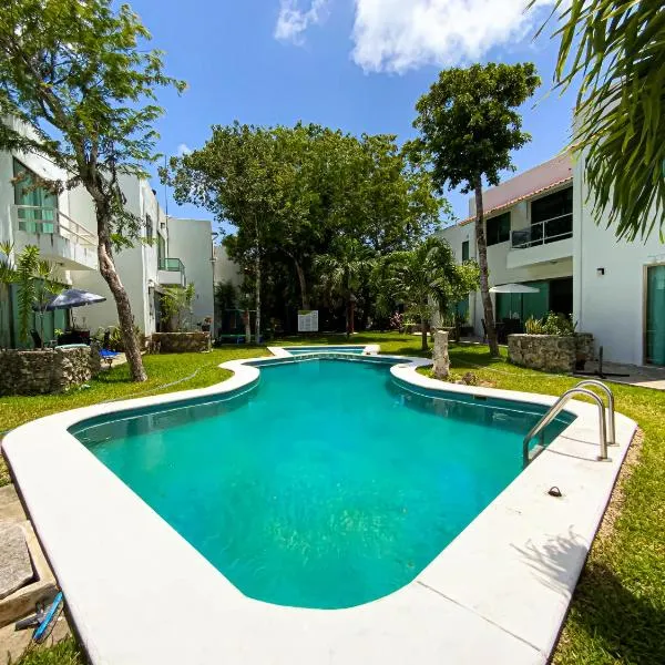 Villa Selvática con Piscina Privada en Playa del Carmen, khách sạn ở Playa del Carmen